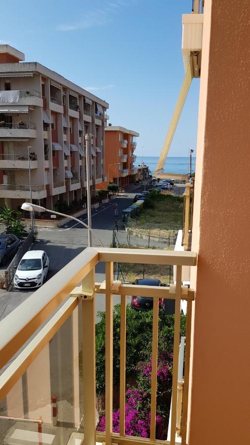 Casalmare Via Asse Apartamento Ventimiglia Exterior foto